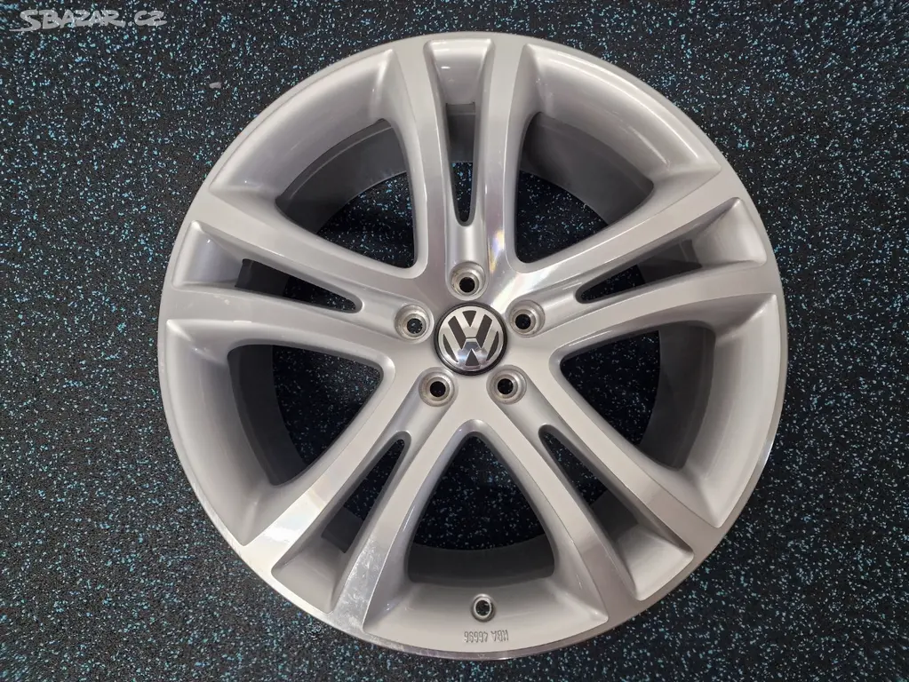VW Tiguan Alu kolo 19 Originál 5N0601025G Savannah