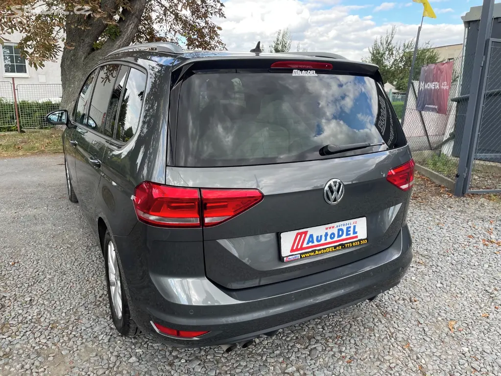 Volkswagen Touran 2.0 TDi Serviska, ALU, Senzory - fotka 2