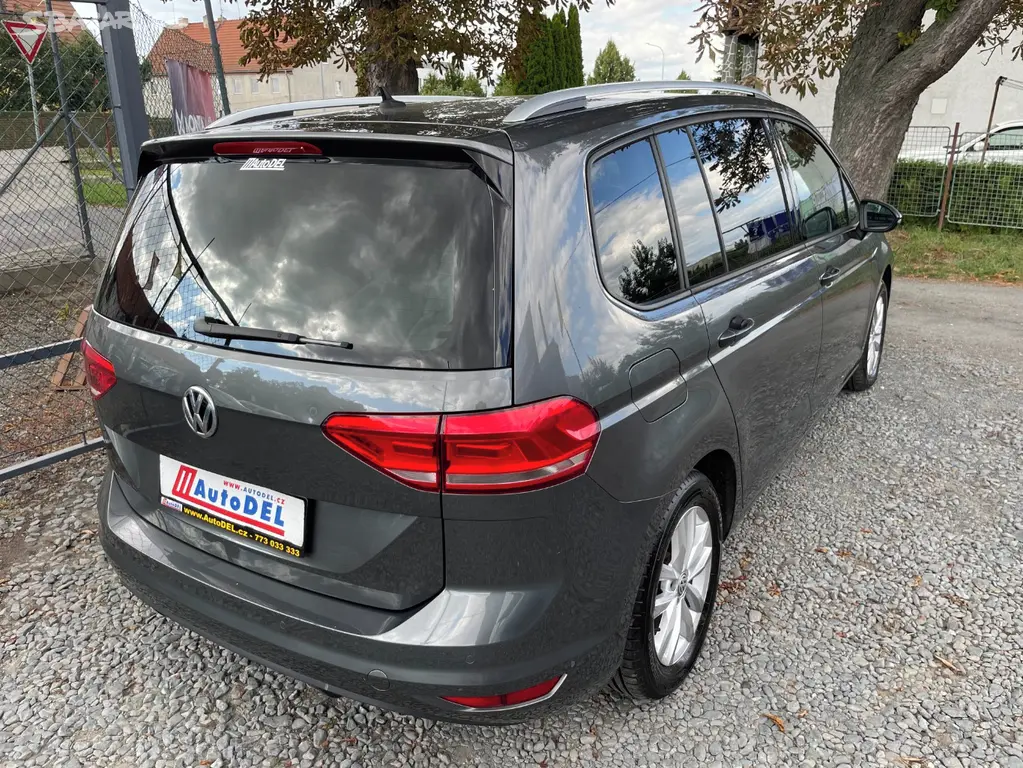 Volkswagen Touran 2.0 TDi Serviska, ALU, Senzory - fotka 4