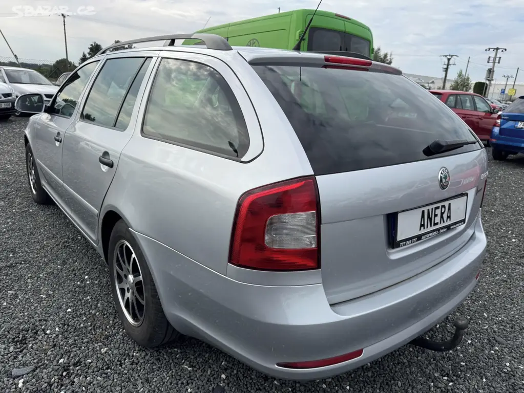 Škoda Octavia II 1.6TDI, kombi, 2010 - fotka 3