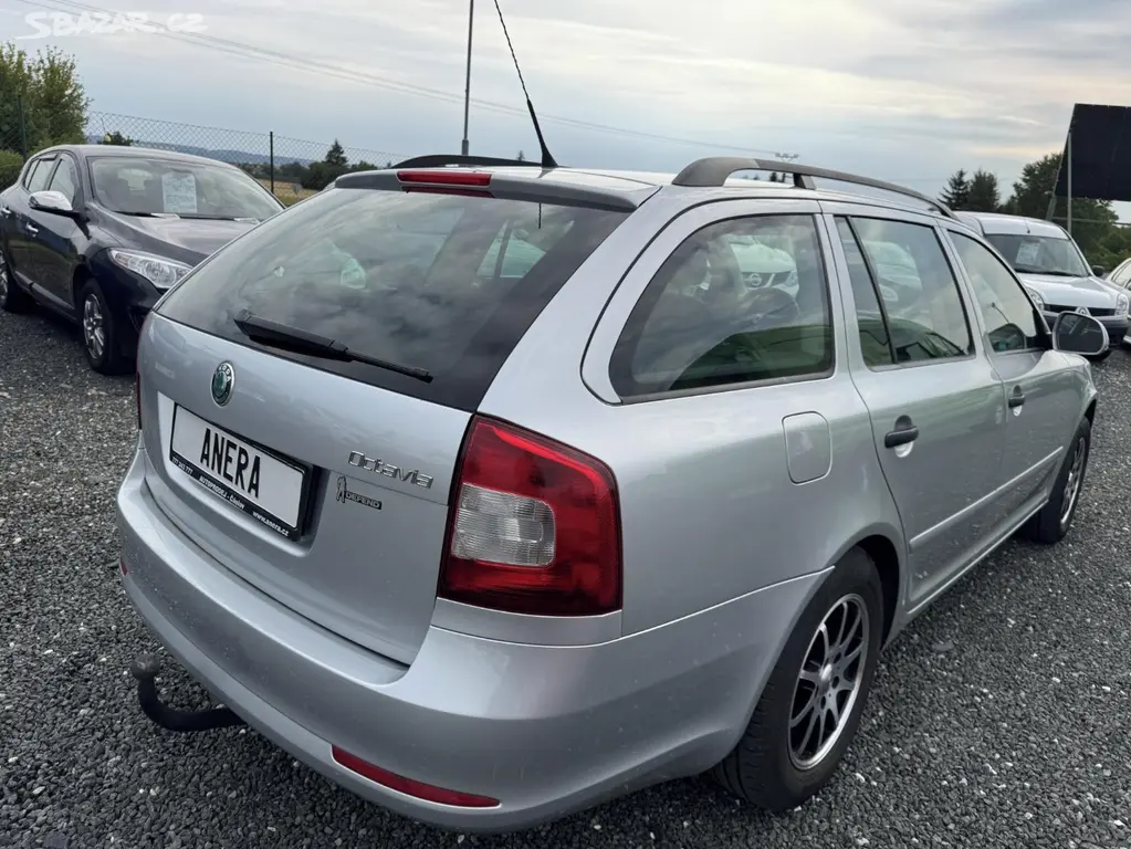 Škoda Octavia II 1.6TDI, kombi, 2010 - fotka 4
