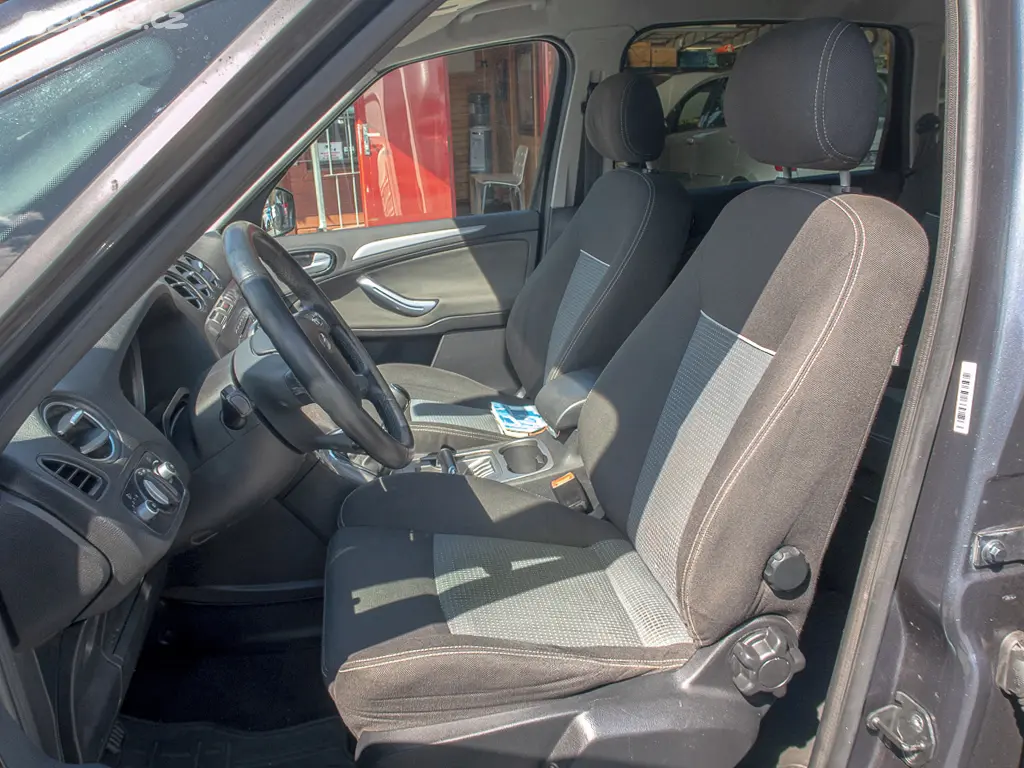 Ford S-MAX, 2.0TDCI 103KW NAVI 7 sedadel - fotka 6