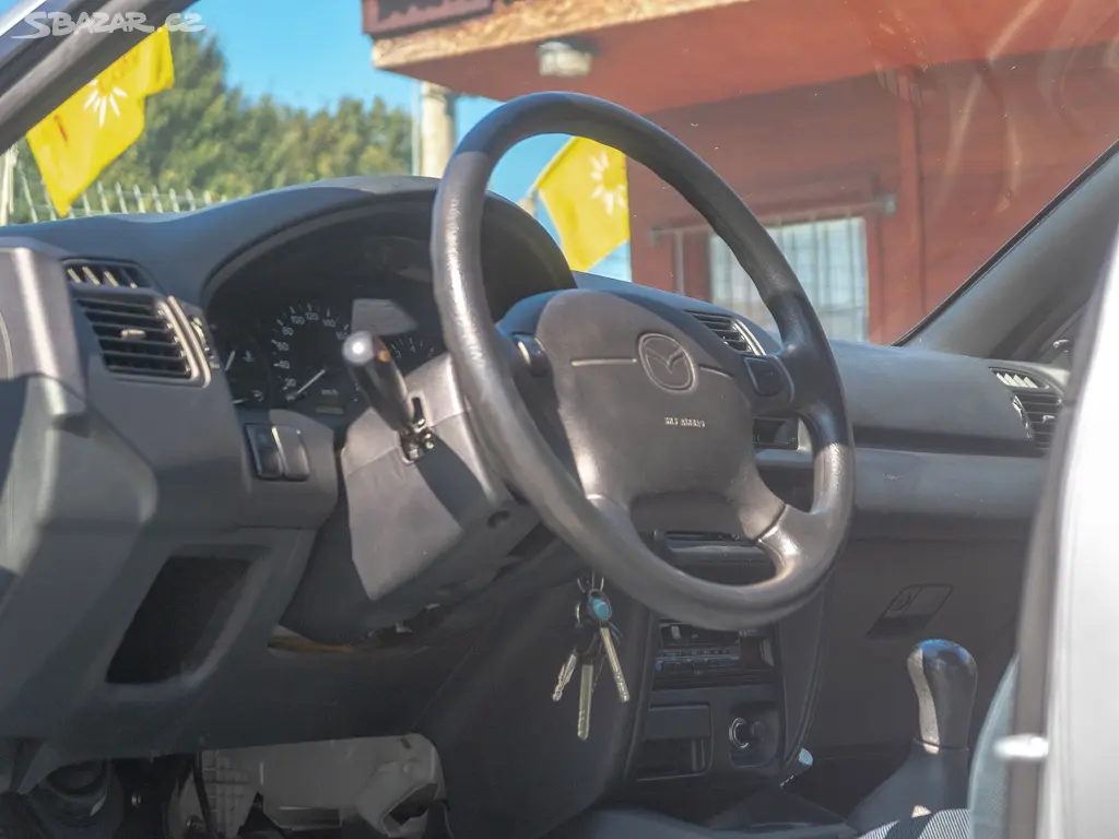 Mazda 323, 1.5i 65KW STAV! - fotka 3