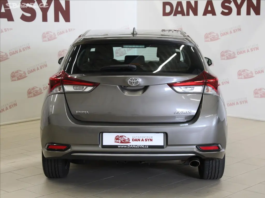 Toyota Auris, 1,2 Turbo NAVI AUT. KLIMA - fotka 5