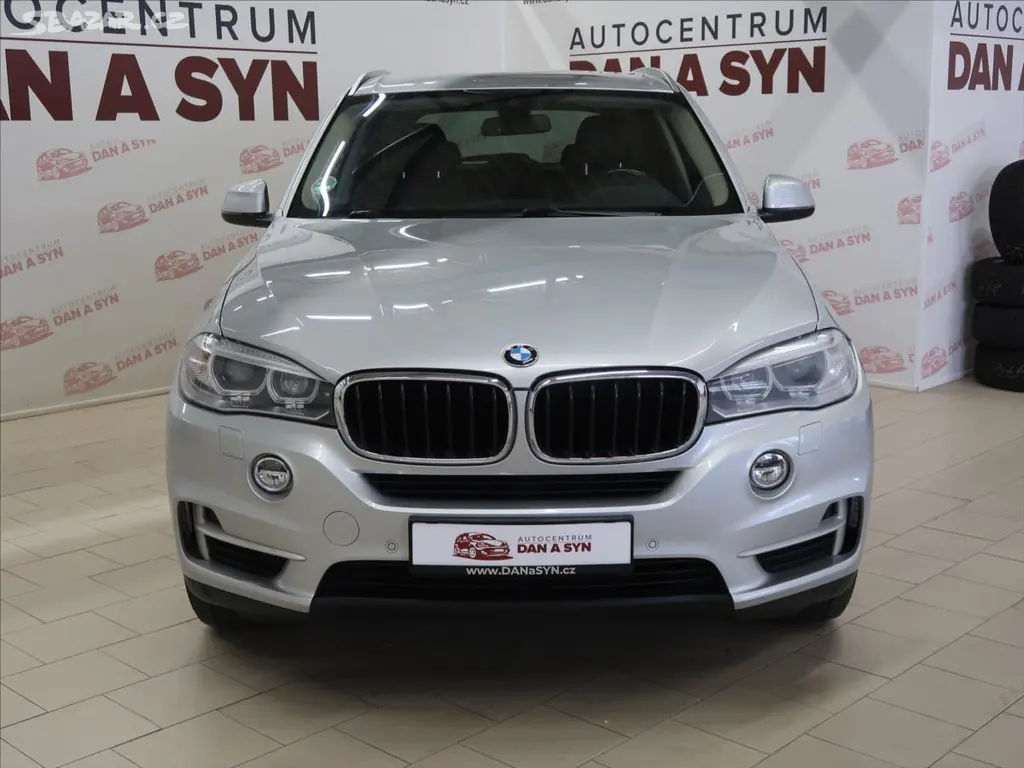 BMW X5, 2,0 xDrive25d Steptronic 7míst - fotka 2