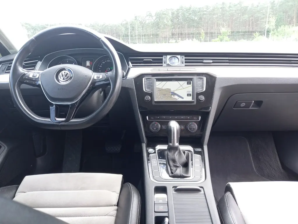 VW PASSAT B8 2,0TD-2015-LED-HIGH.-PARK.ASIST-140KW - fotka 4