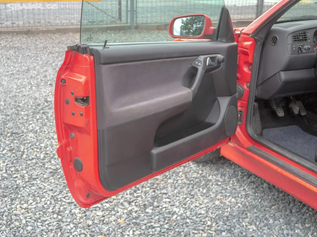 Volkswagen Golf 1.9TDI 66KW KABRIO - fotka 3