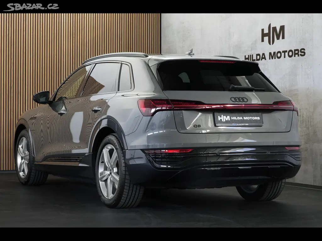 Audi Q8 e-tron, 55 300kW 114kWh Matrix HUD Taž - fotka 2