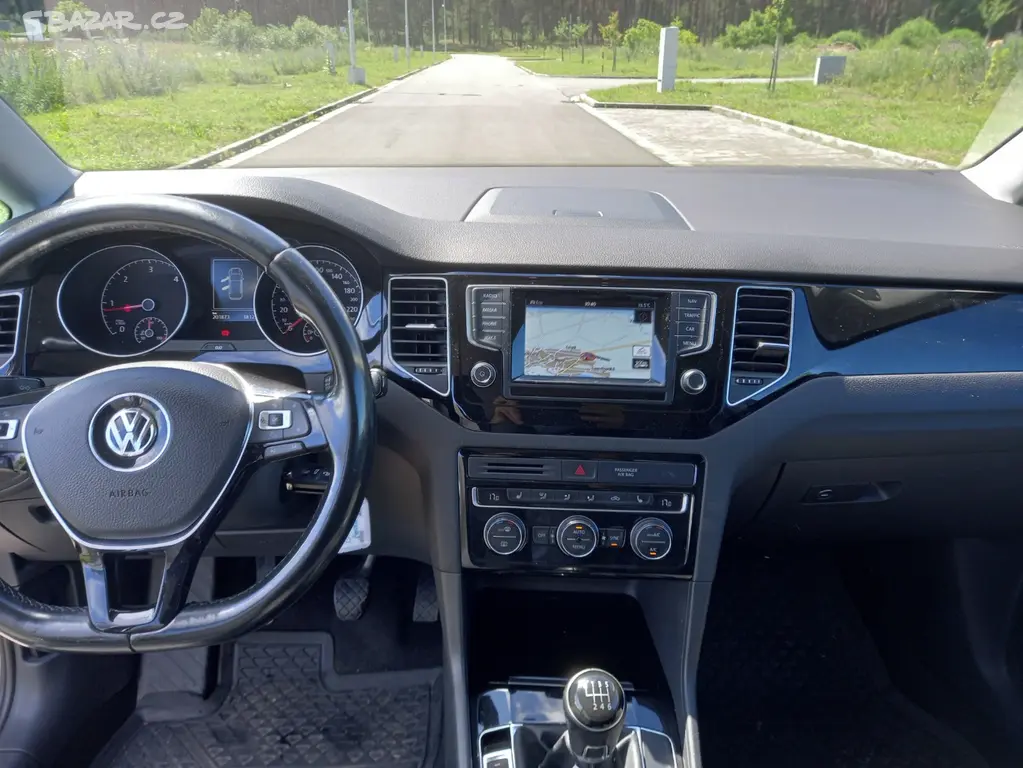 VW-GOLF SPORTSVAN 2,0TD-150PS-LED-HIGHLIN-NAV-2015 - fotka 5