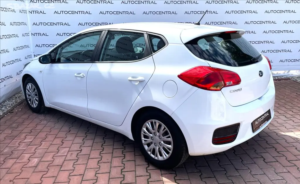 Kia Cee´d, 1,4 i,Po servisu,ČR - fotka 6