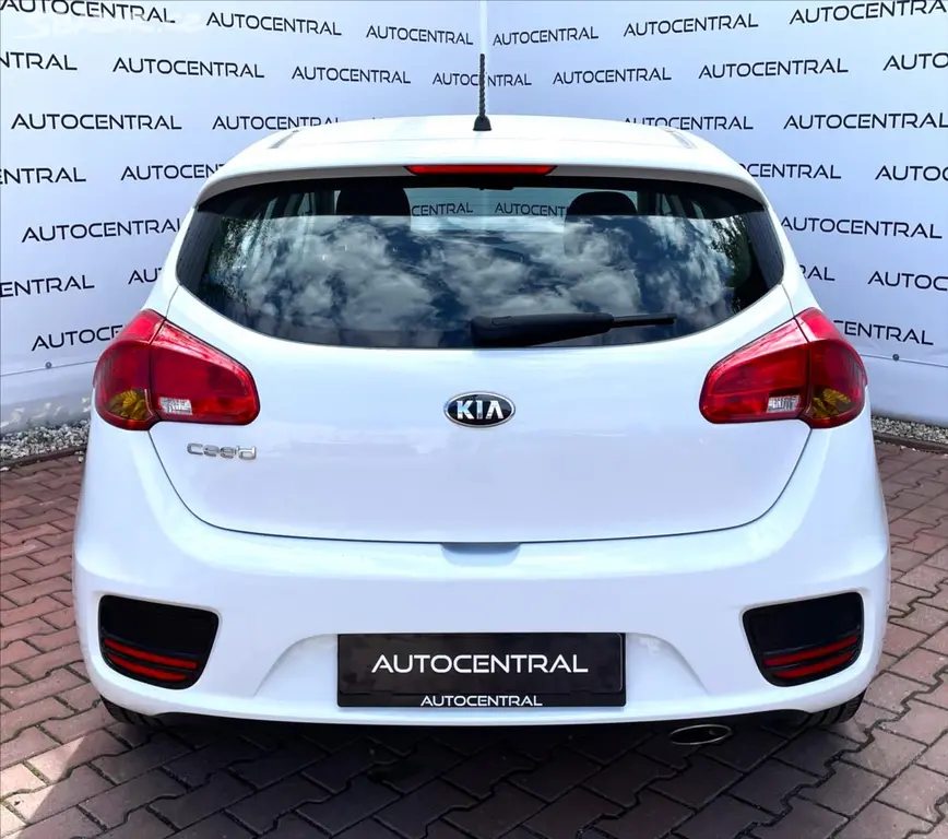 Kia Cee´d, 1,4 i,Po servisu,ČR - fotka 5