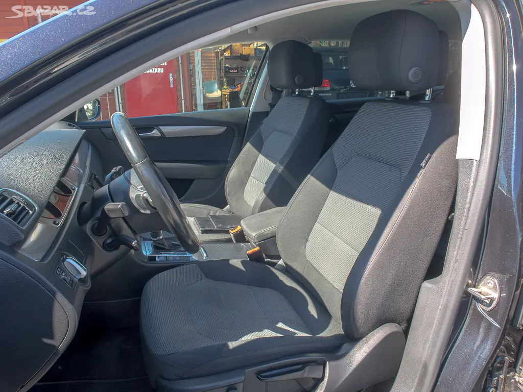 Volkswagen Passat 2.0TDI 103KW CR DSG NAVI - fotka 6