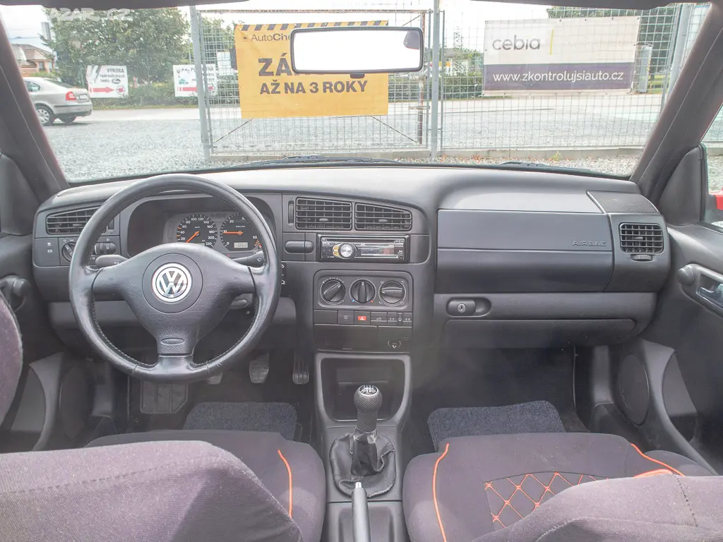 Volkswagen Golf 1.9TDI 66KW KABRIO - fotka 4