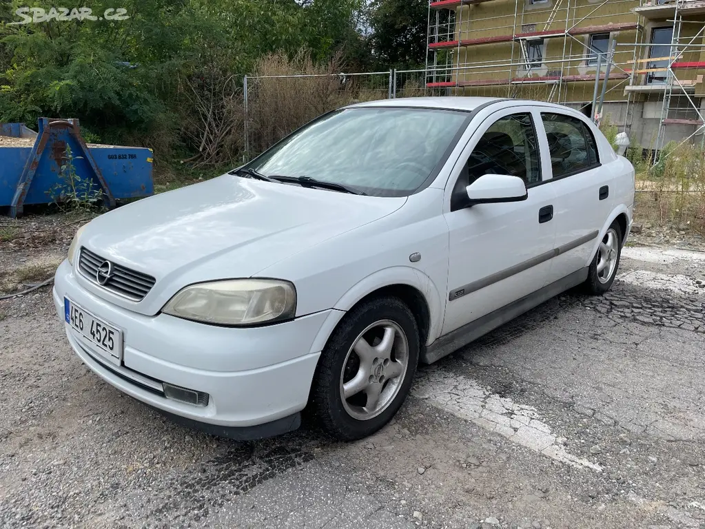 Opel Astra 1.6 16V - fotka 4