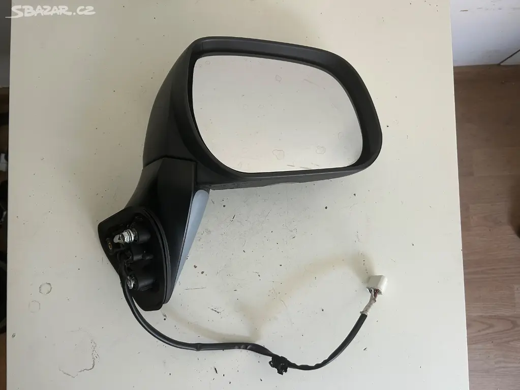 Toyota Verso zrcátko - fotka 2