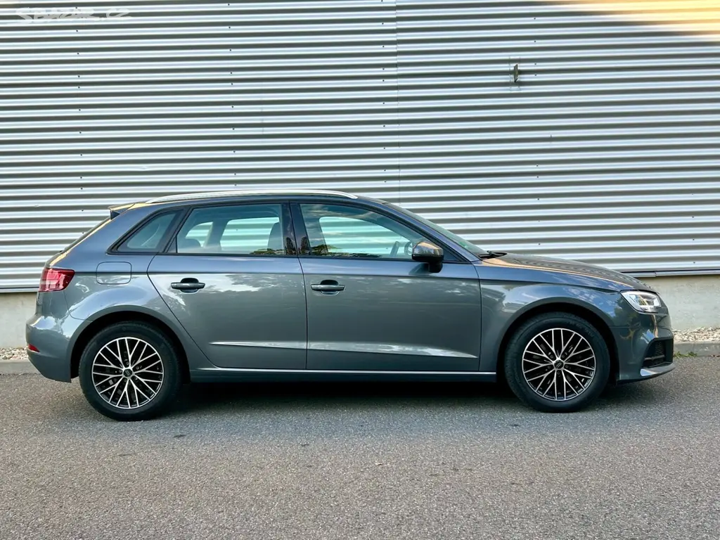 Audi A3, 30 TFSI 85 kW SPORTBACK - fotka 3