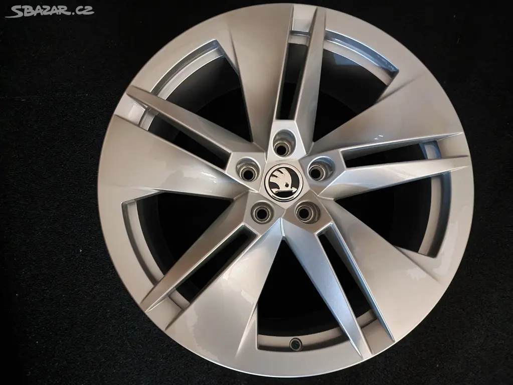 Škoda Enyaq  Alu kolo 19 Proteus  5LA601025 B 1 Ks