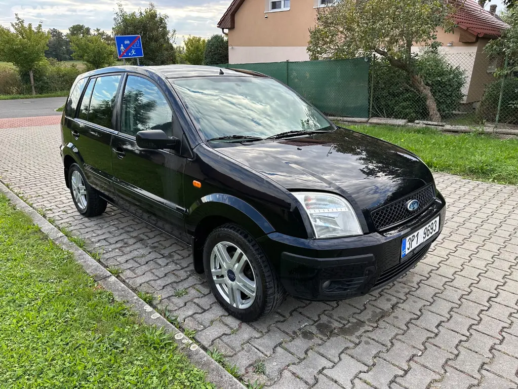 Ford fusion 1.6 benzín. V super stavu - fotka 3