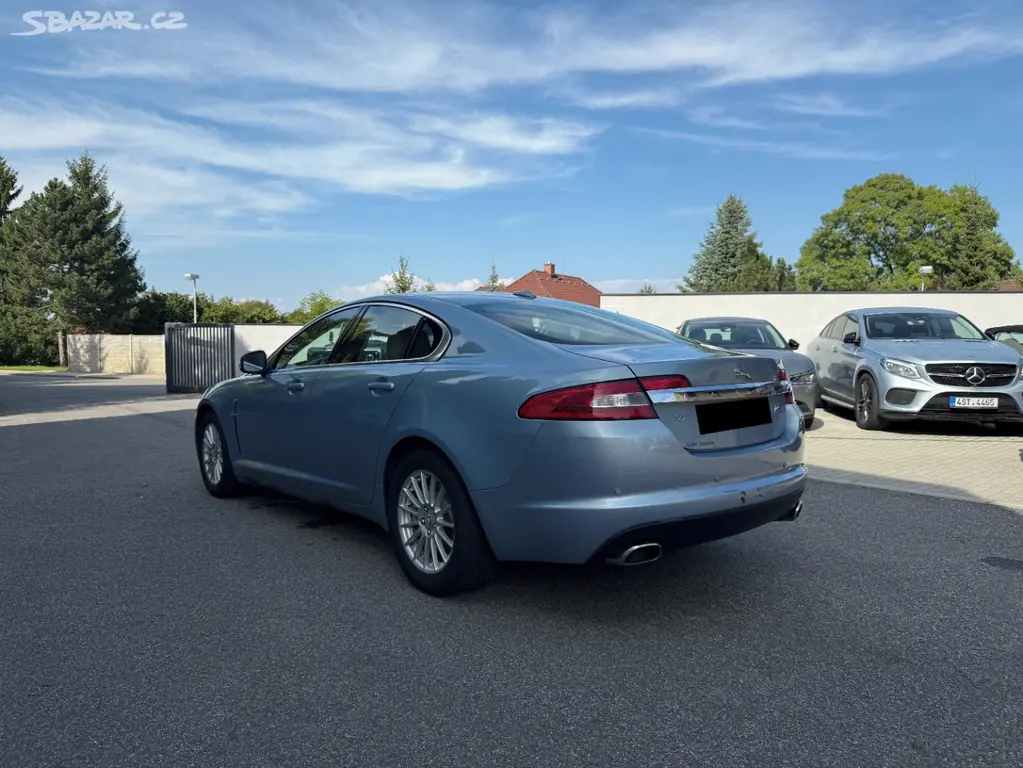 Jaguar XF 2.7D 152 kW - fotka 4