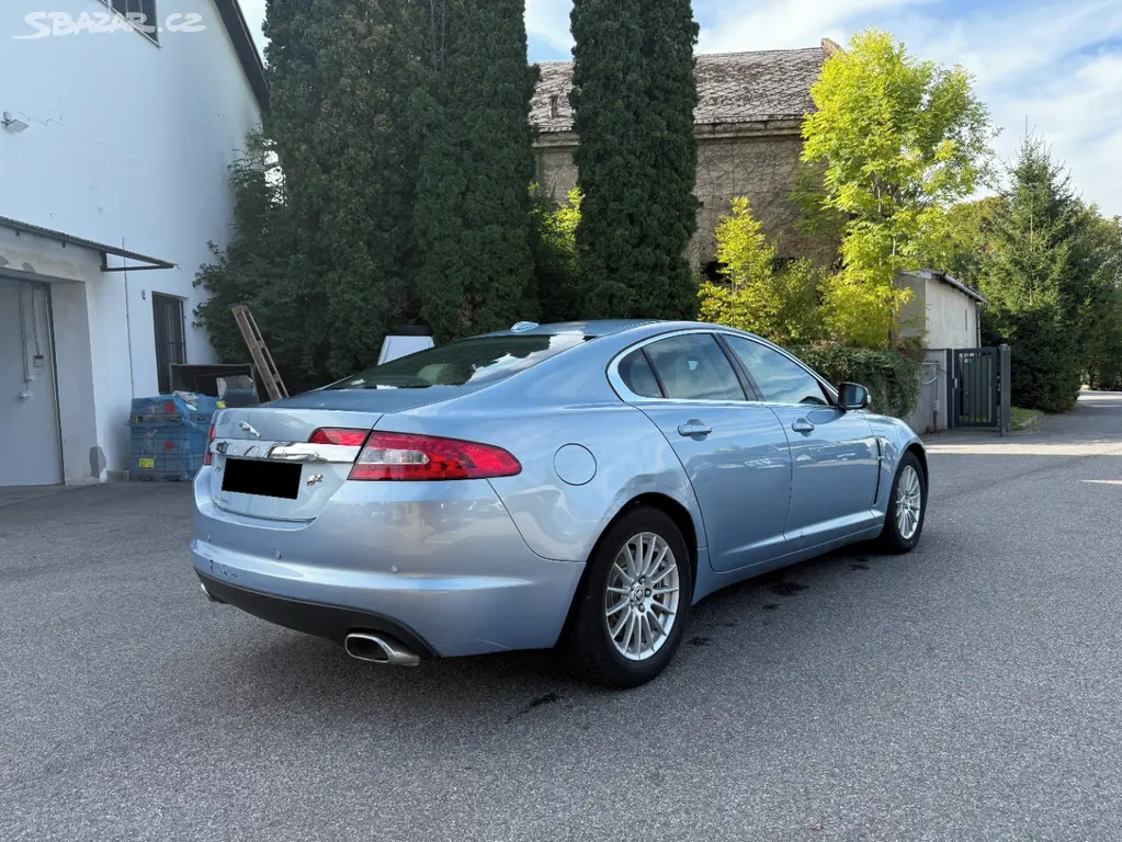 Jaguar XF 2.7D 152 kW - fotka 6