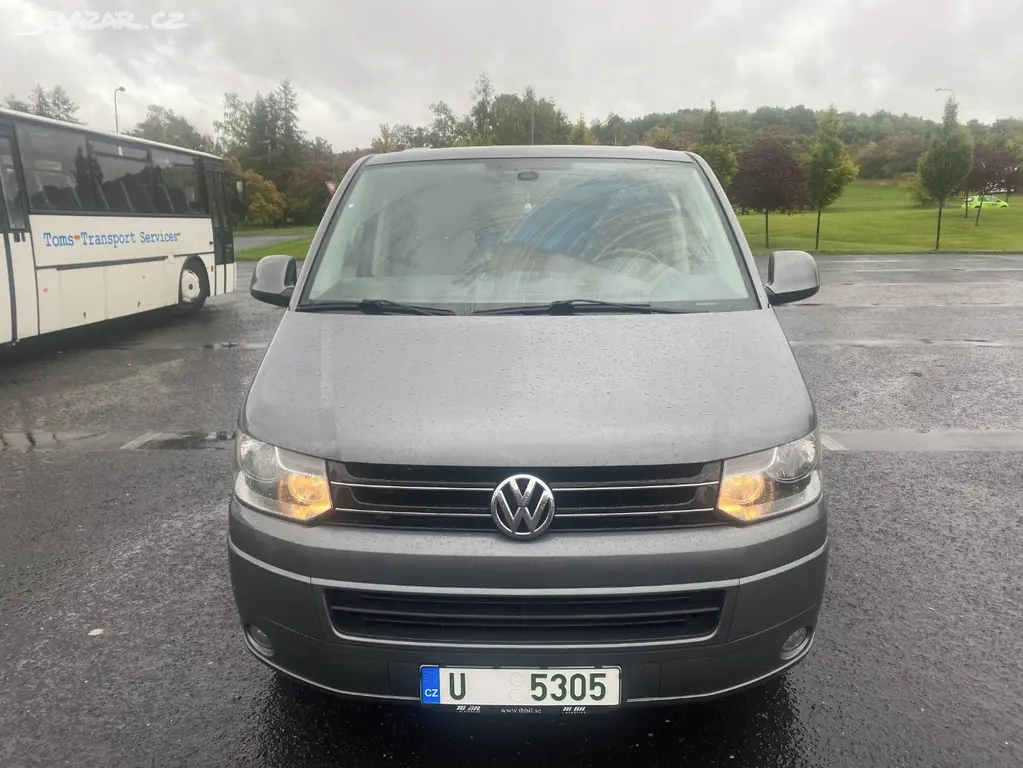 Volkswagen Caravelle, 9míst,103KW,1majitel - fotka 3
