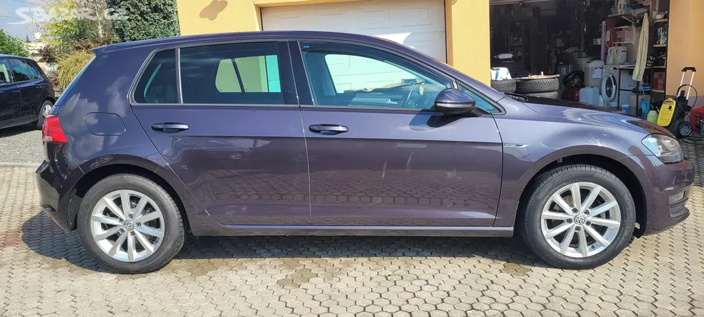 VW Golf 1,2 TSi 81kW benzín "Lounge" Bi-Xenony - fotka 4