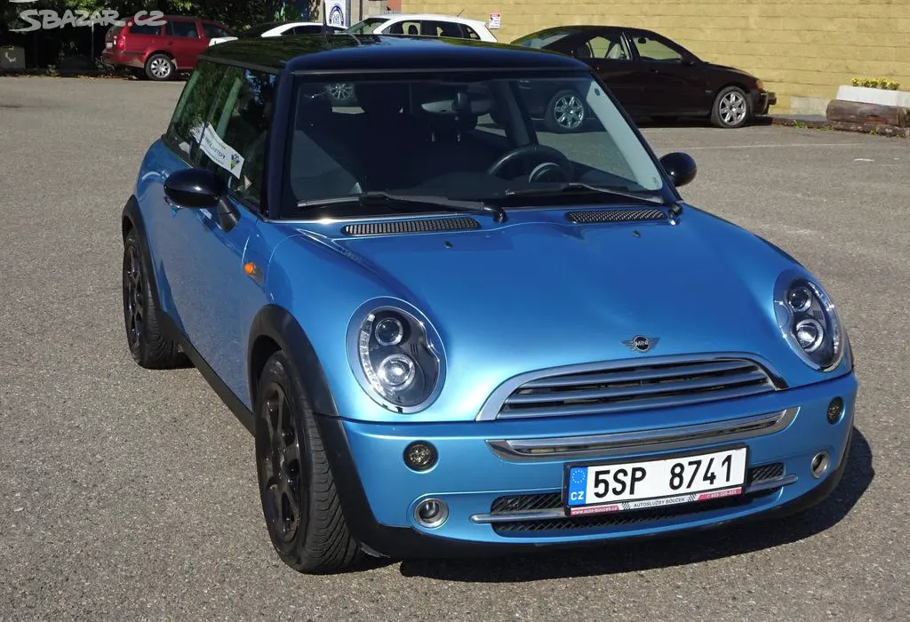 Mini Cooper 1.6i r.v.2005 (85 kw)