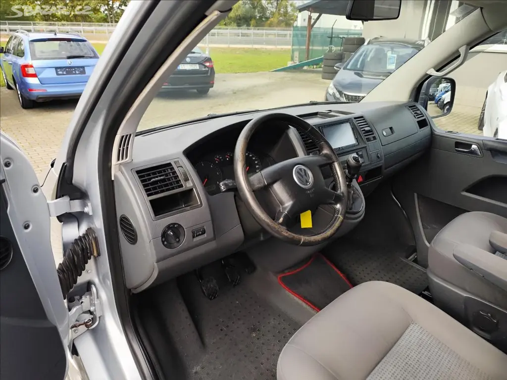 Volkswagen Caravelle, 2,5TDI 96KW FACE 8MÍST ALU KLI - fotka 3