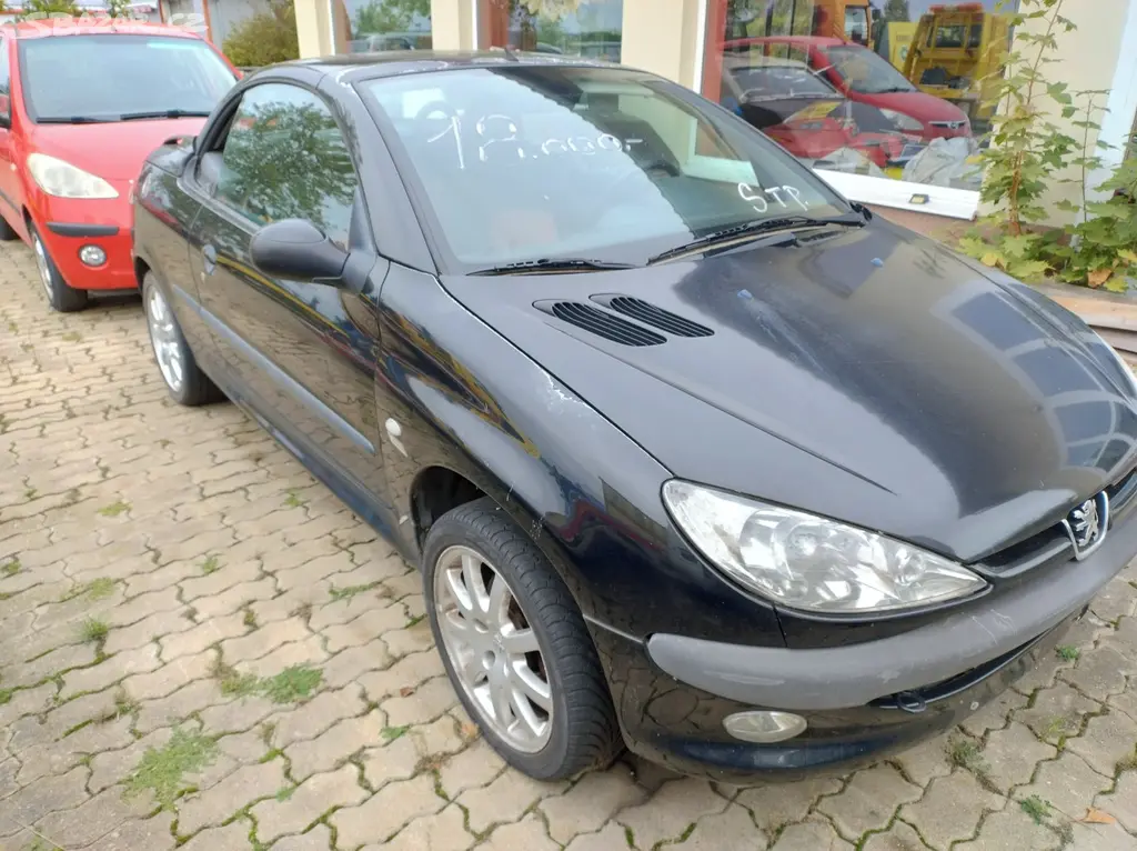 Peugeot 206 CC 1,6i 2002 STK - fotka 3
