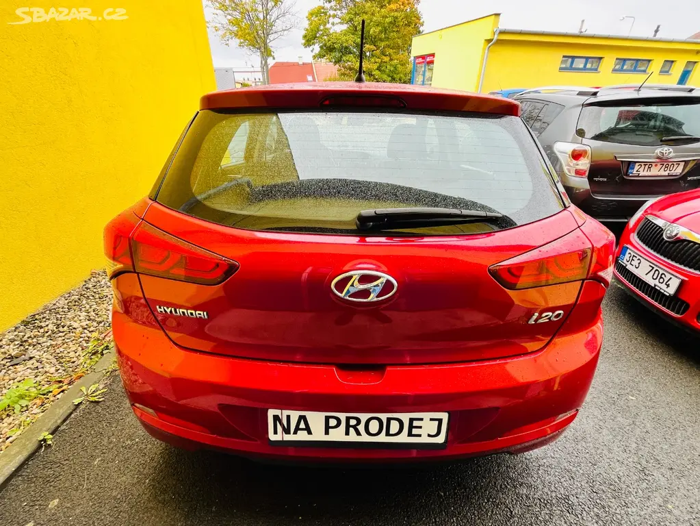 HYUNDAI i20 1.2 i BENZÍN NAJETO JEN 49 TIS KM! - fotka 5