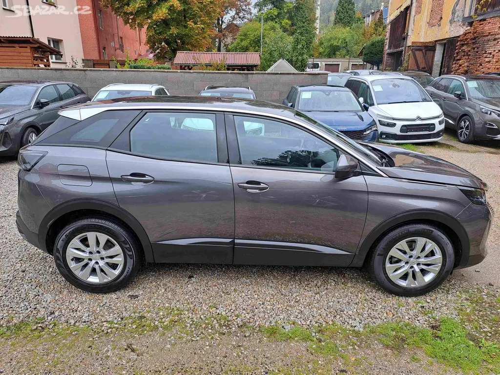Peugeot 3008, 1,2 PT EAT8 LED ALU PDC NAVI - fotka 3