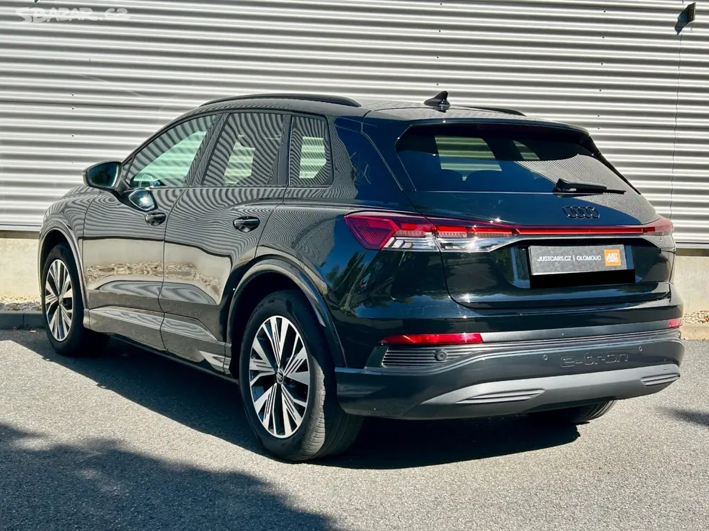 Audi Q4 e-tron, 45 E-TRON 1.MAJ/QUATTRO/ČR/DPH - fotka 3