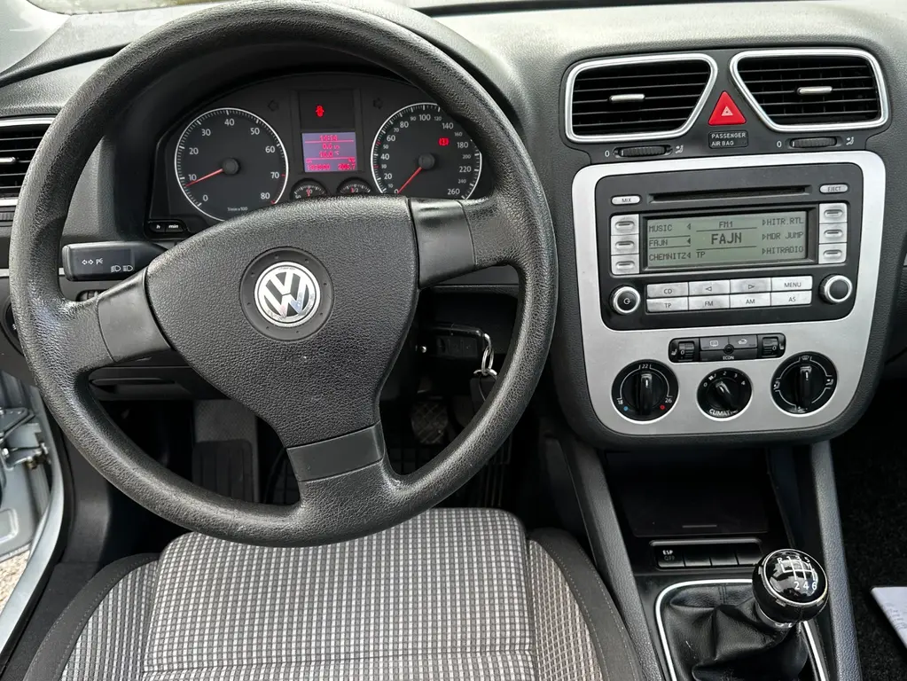 VW Eos 1.6FSi 85kw, r.2006, serviska, klima - fotka 5