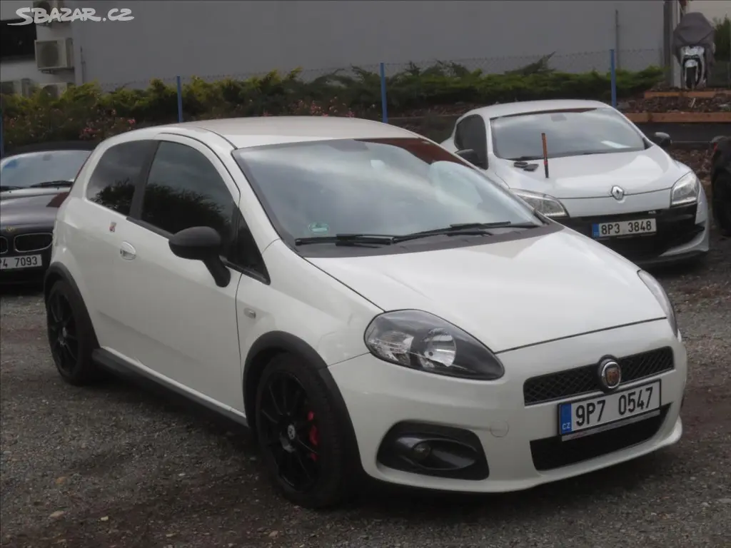 Fiat Grande Punto, 1,4 T 139kW Abarth orig. - fotka 3