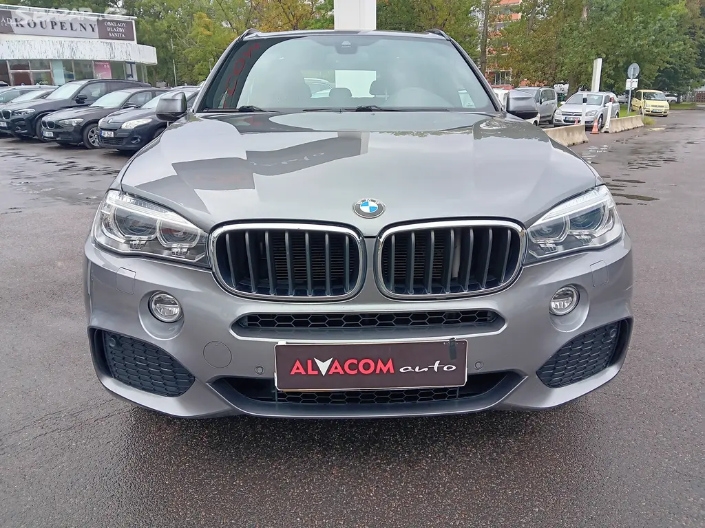 BMW X5, 30D koupeno v CZ - fotka 3
