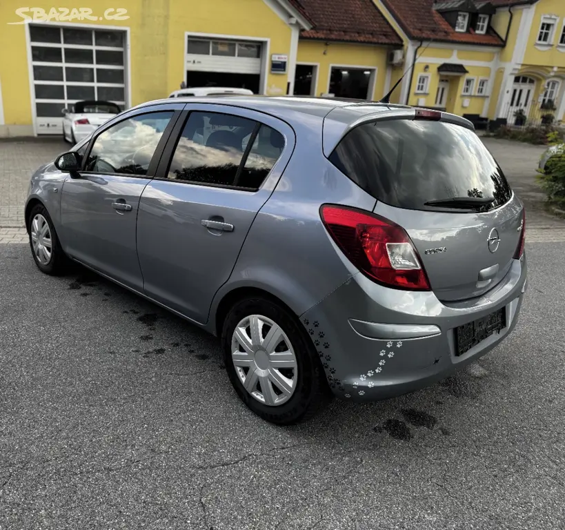 Opel Corsa D 1.2 63kW - fotka 4