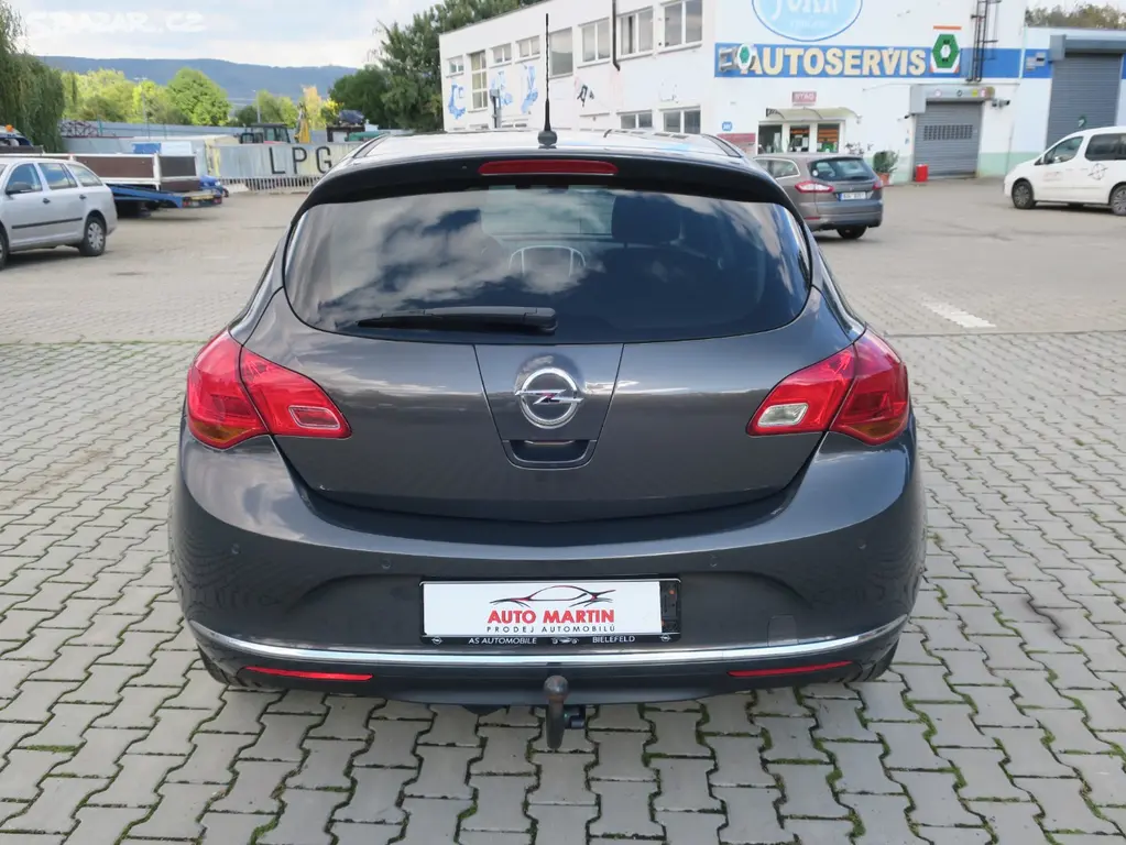Prodám Opel Astra 1.4 Turbo 103 kW - fotka 5