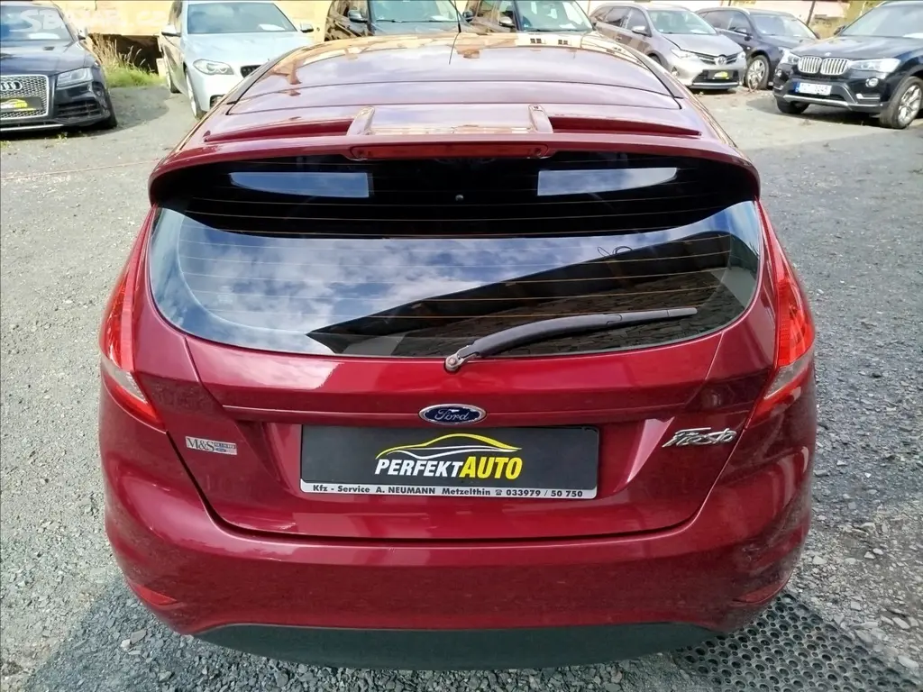 Ford Fiesta, 1,2 i 60 kW, HOT MAGENTA - fotka 5