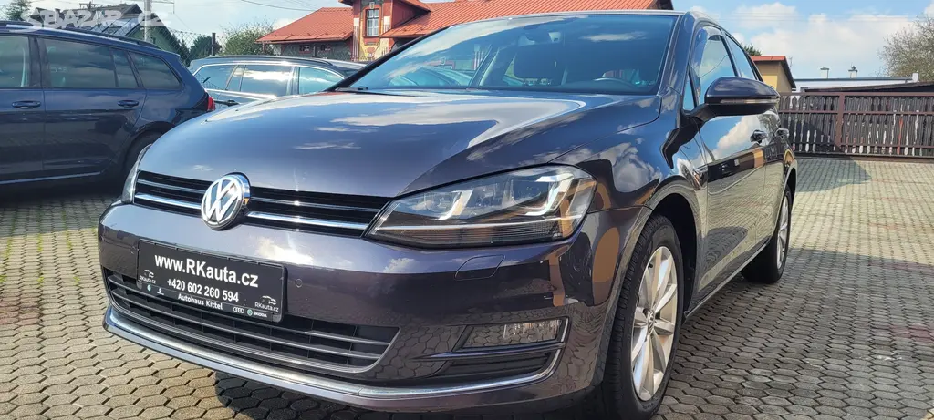 VW Golf 1,2 TSi 81kW benzín "Lounge" Bi-Xenony