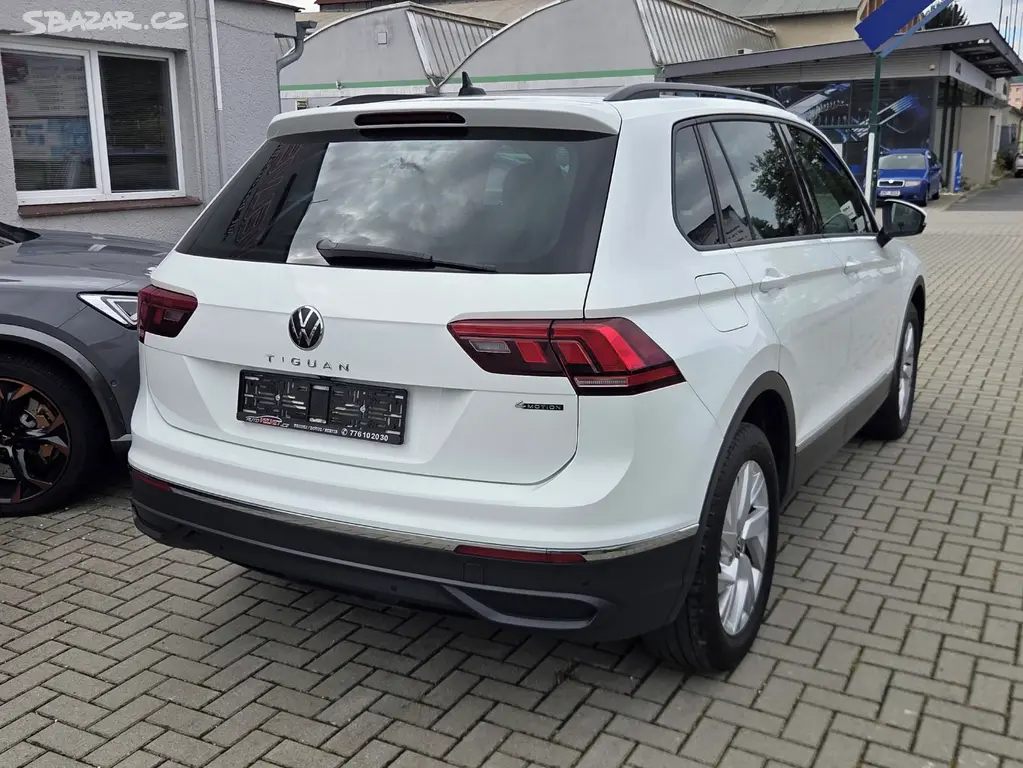 VW Tiguan DSG 4Motion FullLED KAMERA TAŽNÉ MY 22 - fotka 3