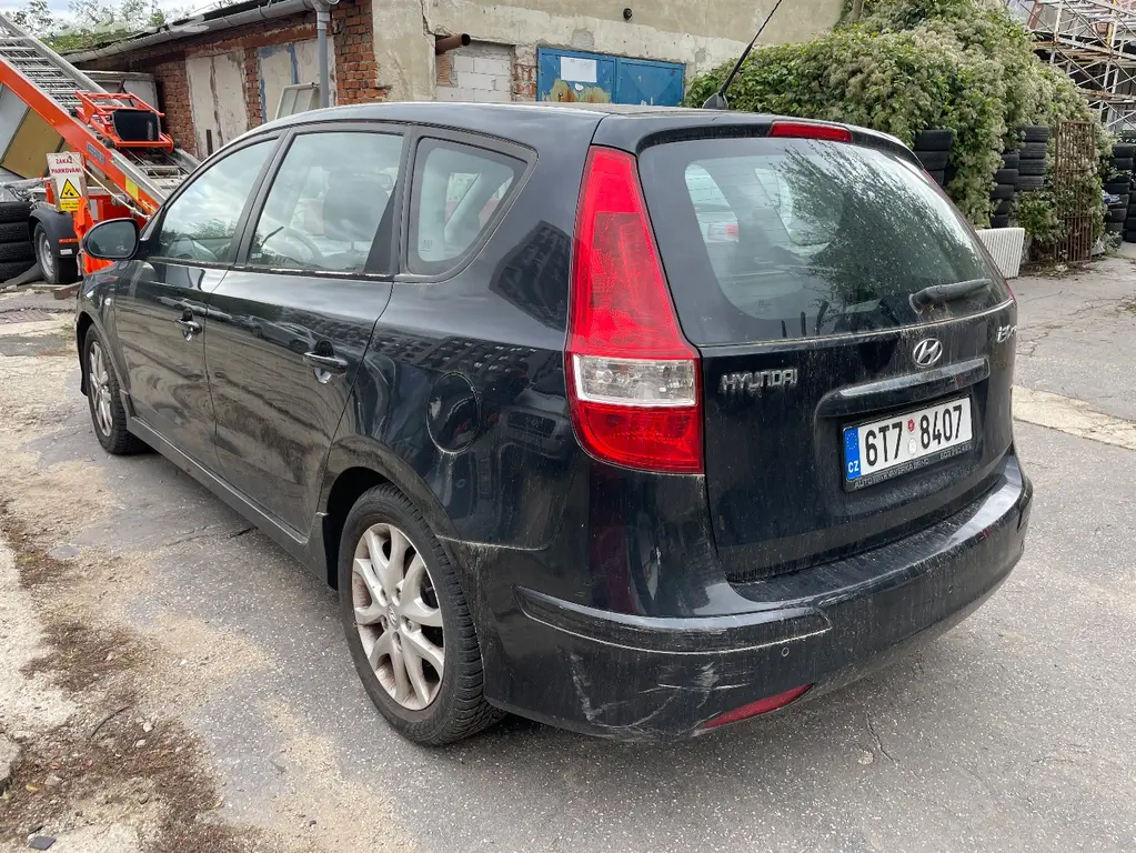 Hyundai I30 1.6 16V kombi - fotka 3