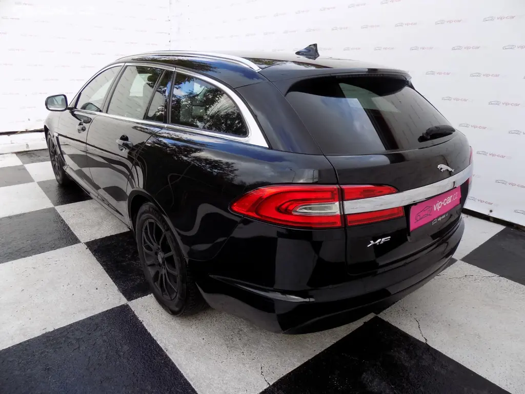 Jaguar XF, 2.2d/Bi-xenon/AT/NAVI/ - fotka 3