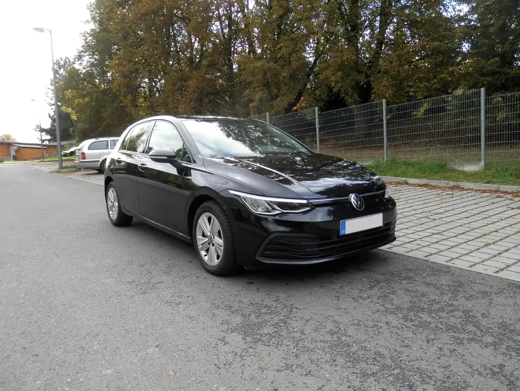 VW Golf 1.5TSi 110Kw, Navi, 13tis. Km DPH - fotka 2