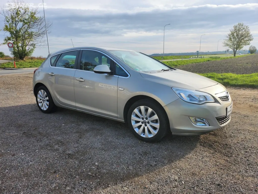 Opel Astra 1.4 16V - fotka 3