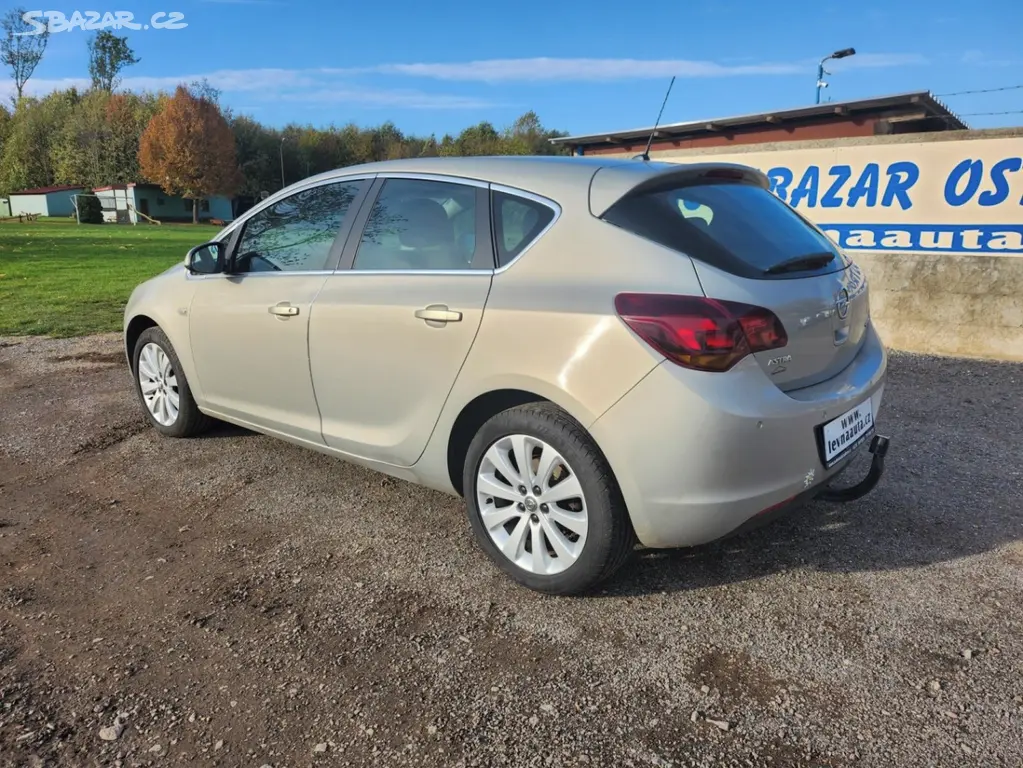 Opel Astra 1.4 16V - fotka 5