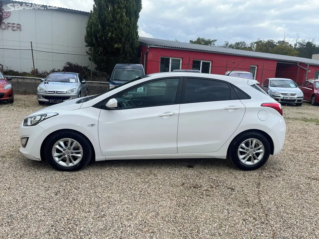 Hyundai i30, 1.6CRDi 81kW*PRAVID.SERVIS* - fotka 2