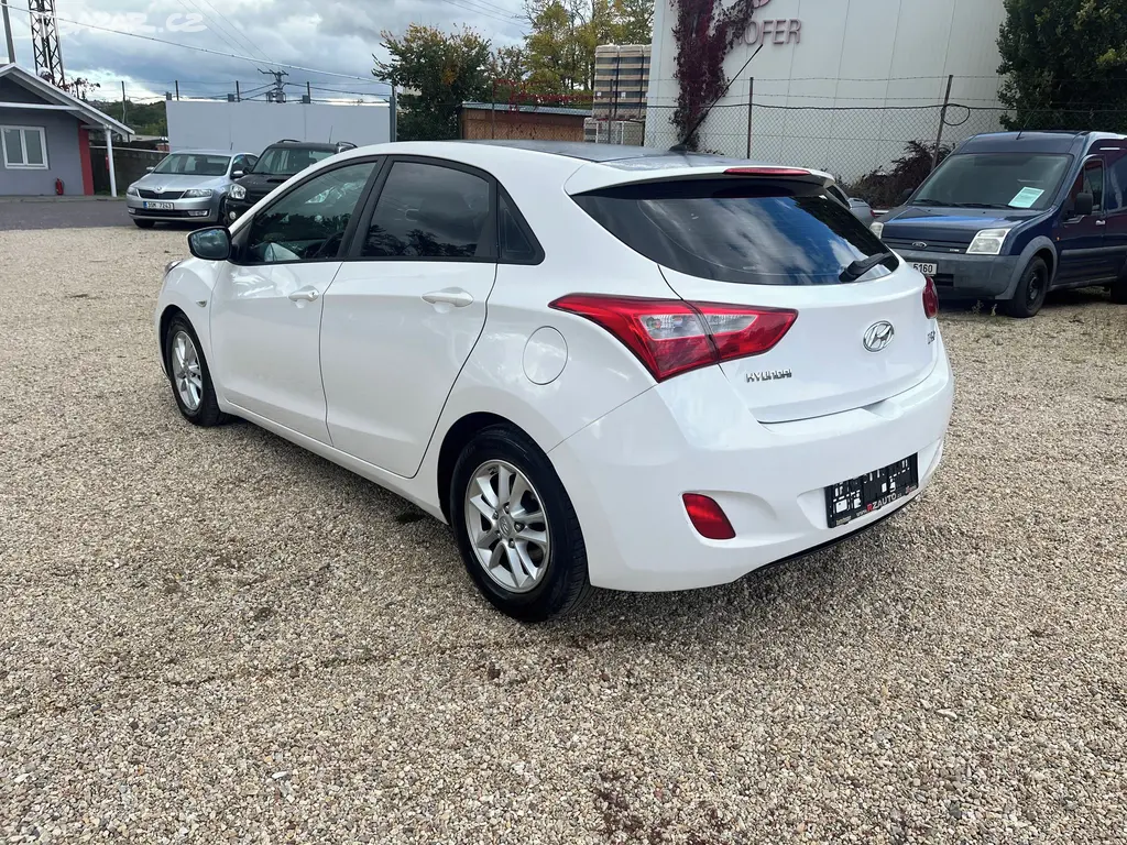 Hyundai i30, 1.6CRDi 81kW*PRAVID.SERVIS* - fotka 3