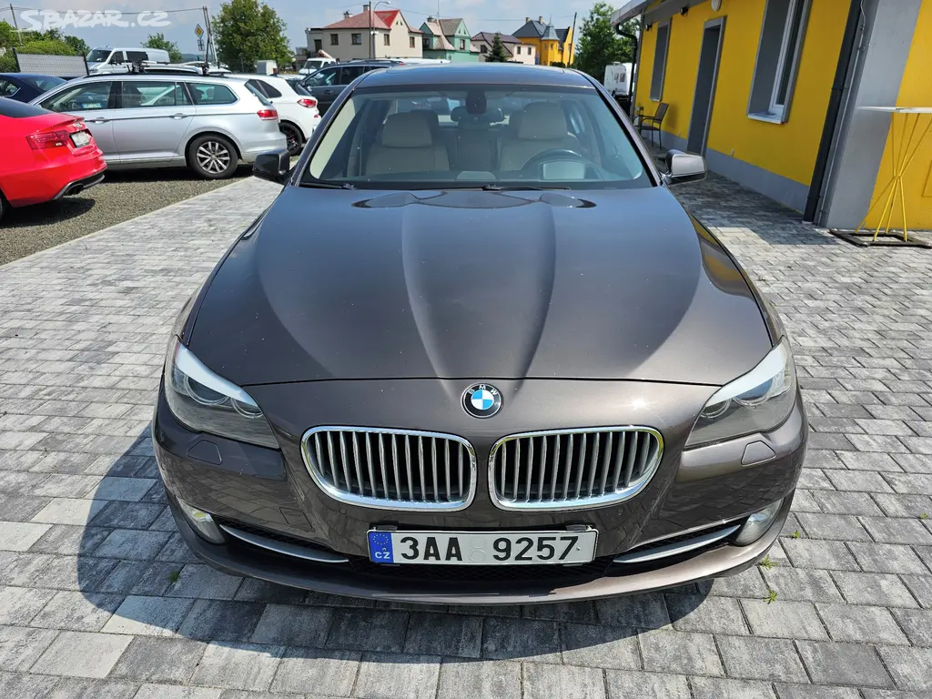BMW Řada 5, 550I XDRIVE - fotka 3
