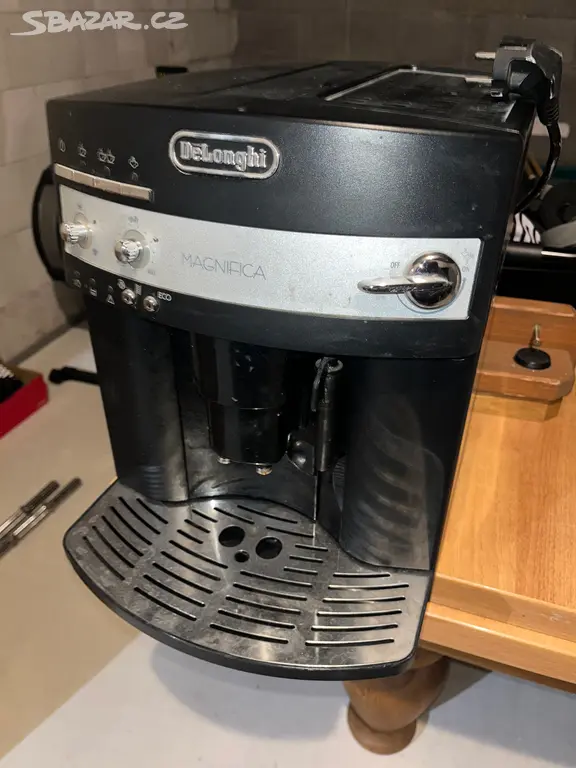 Automatický kávovar DeLonghi ESAM 3000 Tichá Bazar