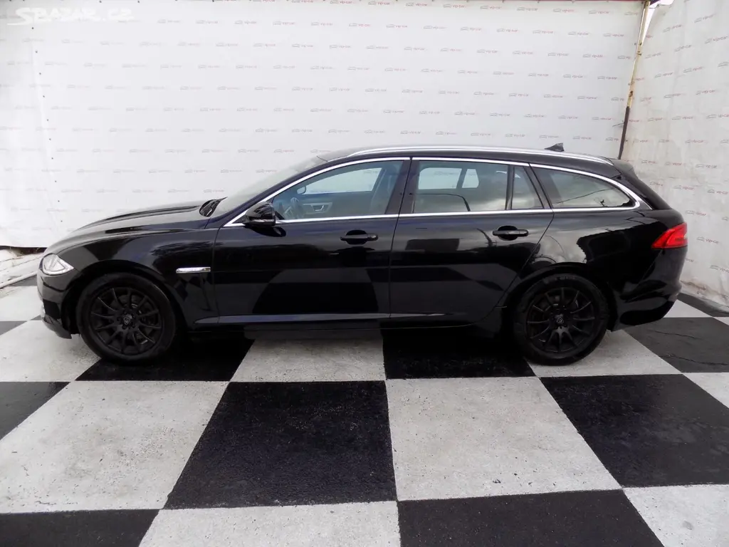Jaguar XF, 2.2d/Bi-xenon/AT/NAVI/ - fotka 2